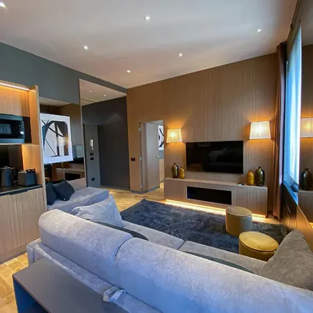Luxurious Apartments In The Center Of Rome-3