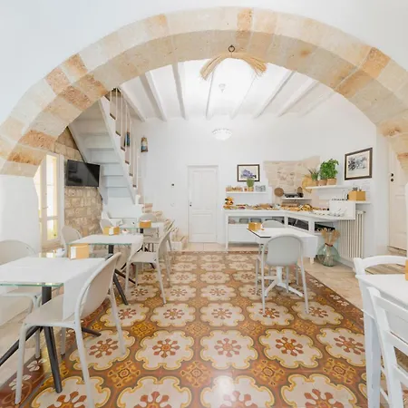 Antico Mondo Rooms & Suites-2