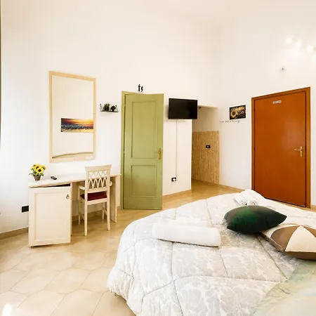 Bed And Breakfast Station-2