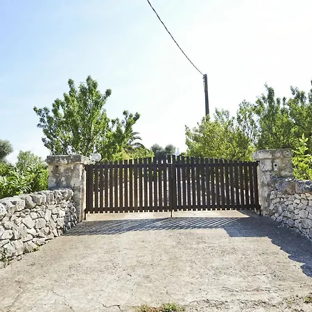 I Trulli Del Ciliegio Con Giardino By Wonderful Italy-3