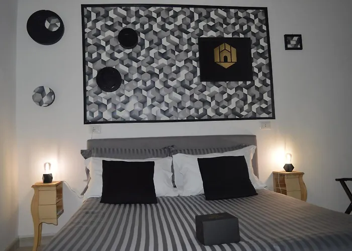 Geometric Art Home Bari