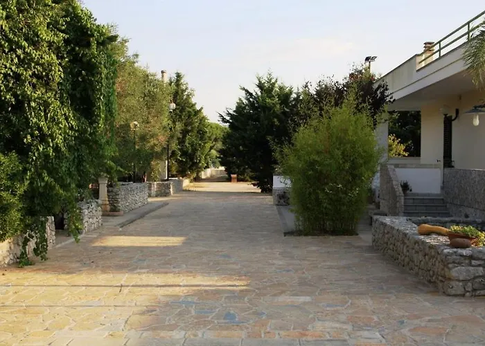 Ville con la piscina privata a Otranto