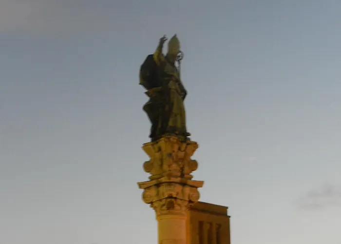 Hotels nahe Kunstgalerie Francisca Lecce