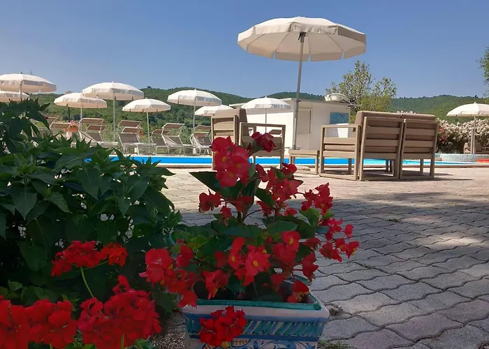 Residence San Luca Vieste mit Pool