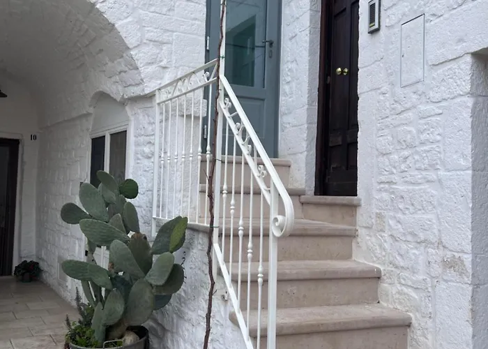 Trullo In Light Villa Alberobello